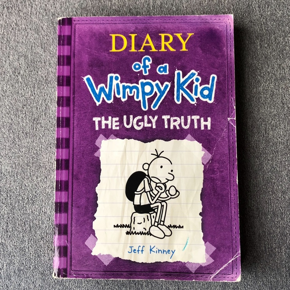 Diary of a Wimpy Kid #5 ~ The Ugly Truth ~ Jeff Kinney